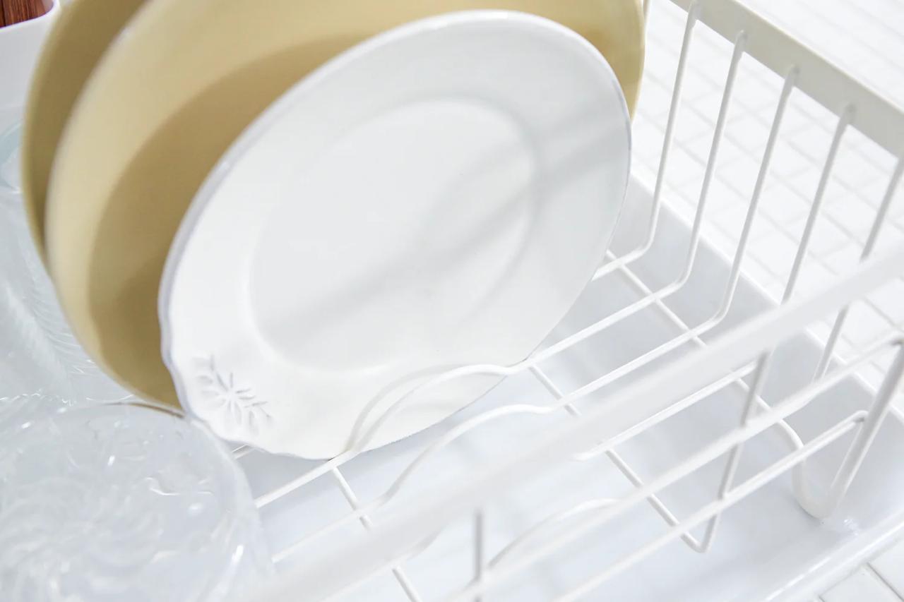 Tosca Wire Dish Rack with Wooden Handles