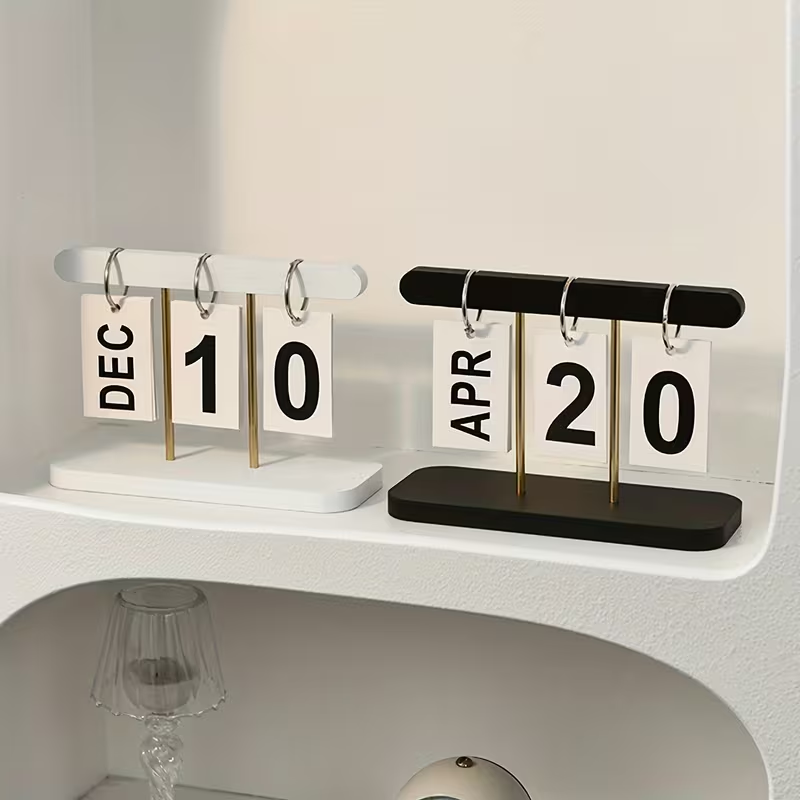 Flip Page Perpetual Desk Calendar – White / Black
