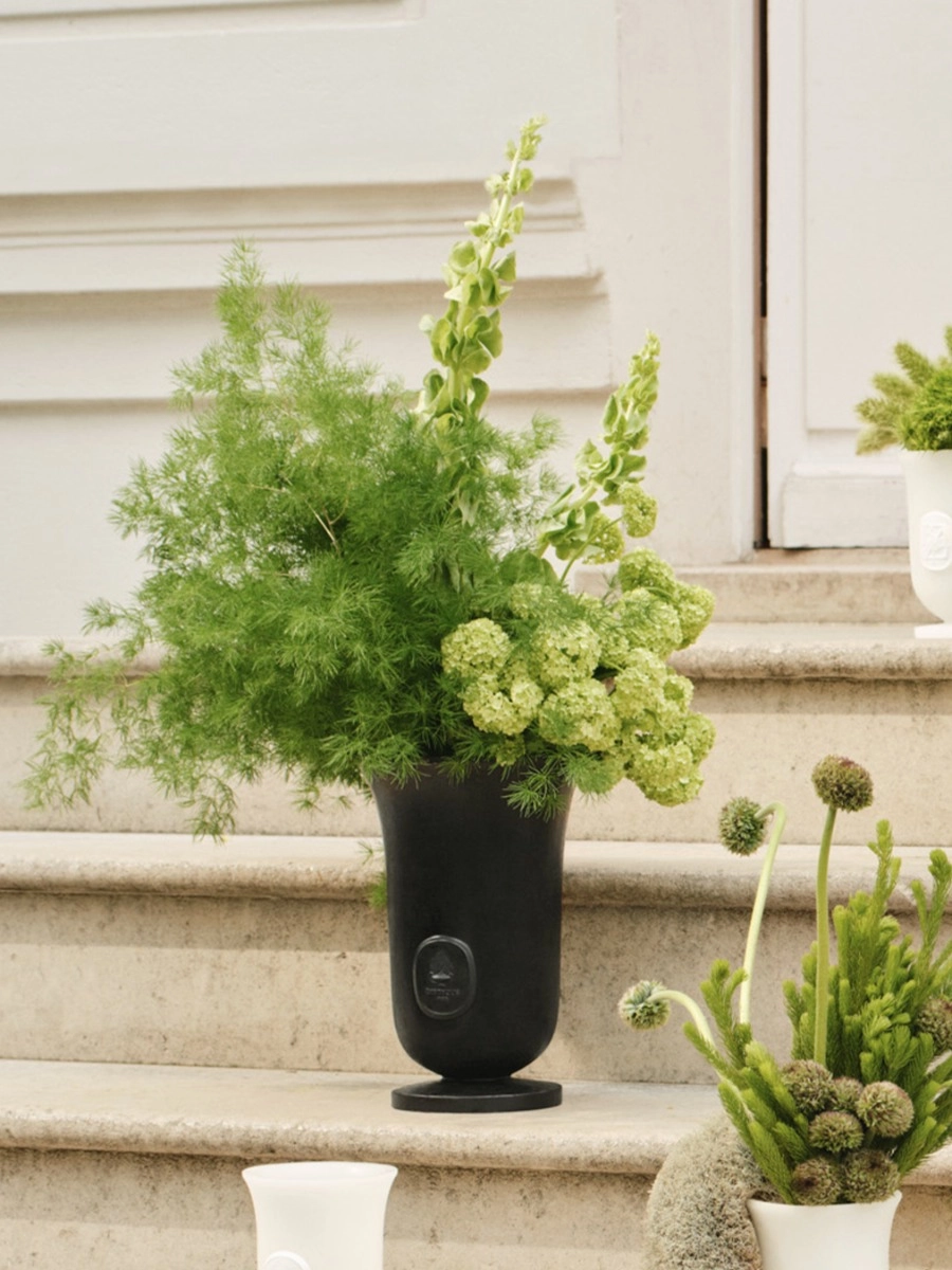 Black Medicis Vase – Large