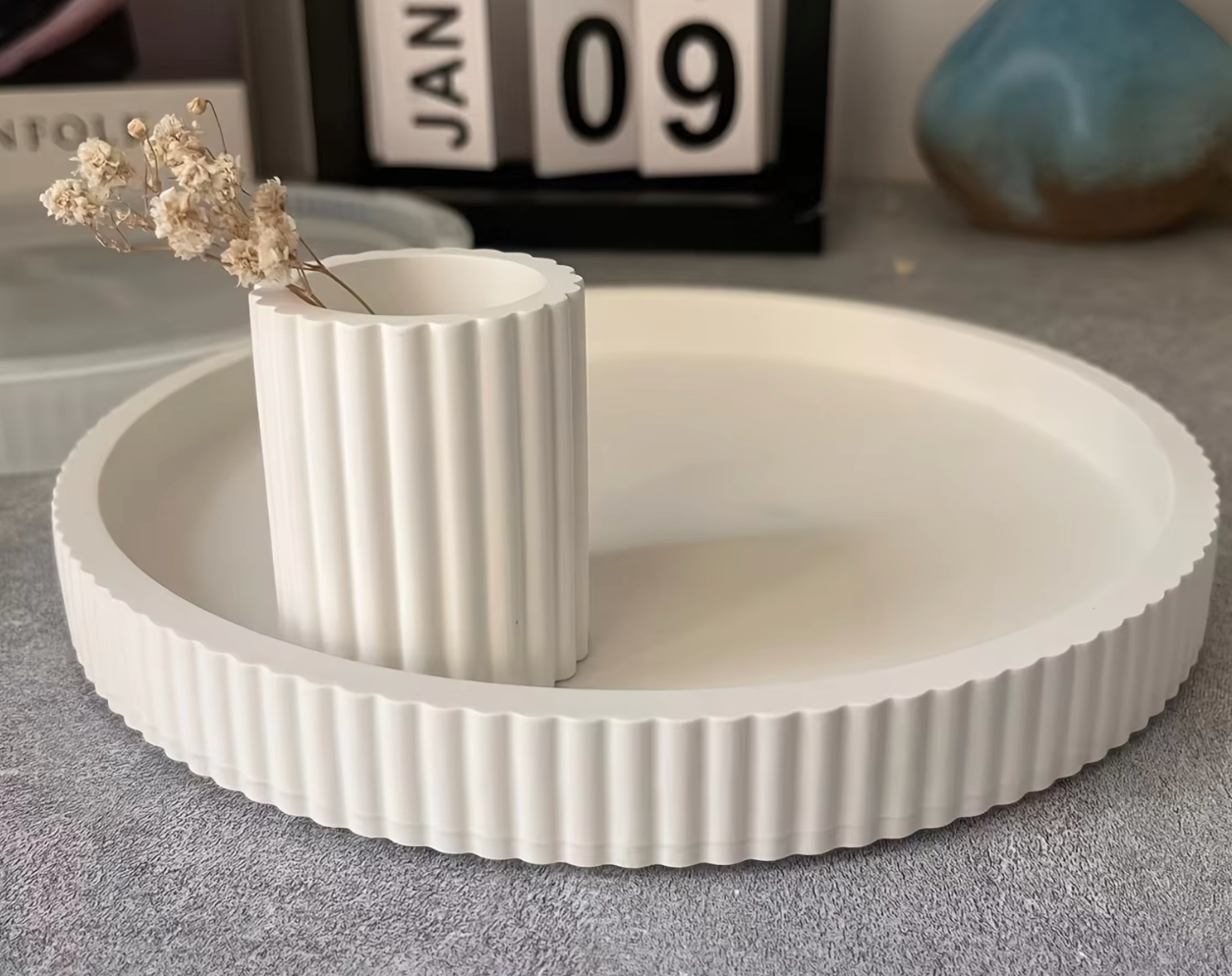 Ribbed Round Decorative Tray & Vase Set — Minimalist Home Styling
