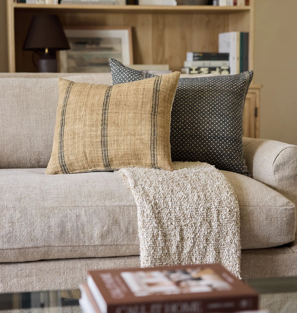 Brentwood Bouclé Throw Blanket – Natural